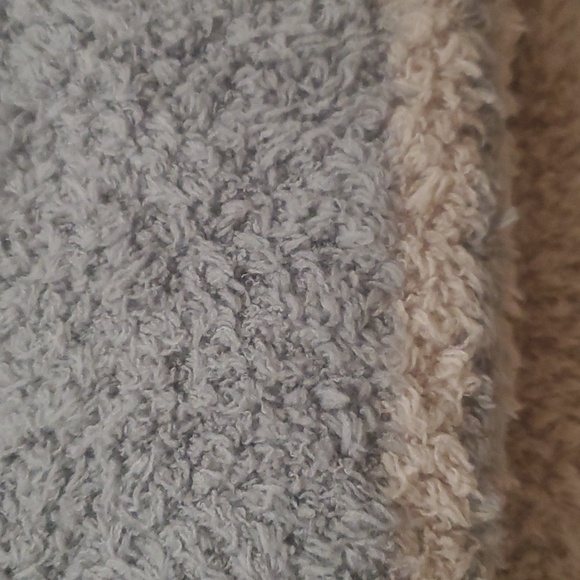 Barefoot Dreams CozyChic Variegated Stripe Blanket Throw NEW Tan/Warm Gray - Picture 5 of 5